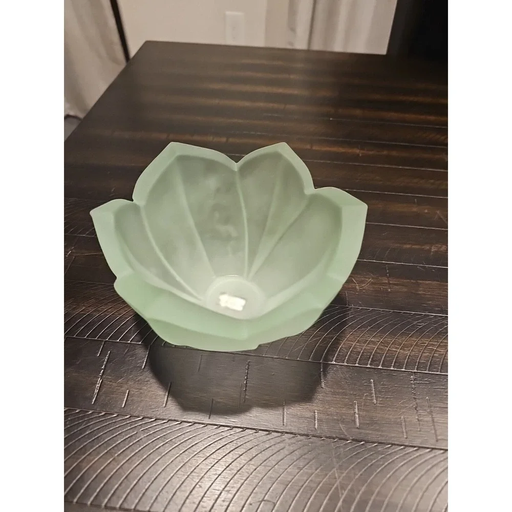 Lenox Mint green Tulip Lotus Frosted Glass Flower‎ Bowl/Dish 6